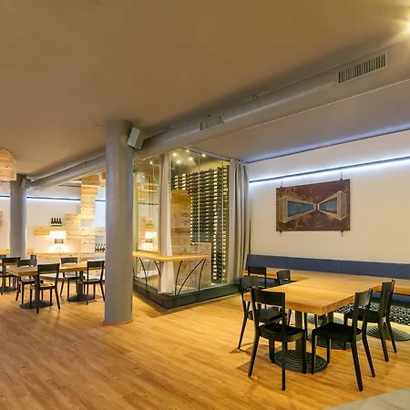 Ostrov Hotel 4*