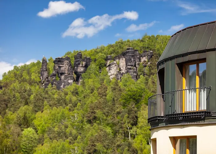 Hotel Ostrov 4*